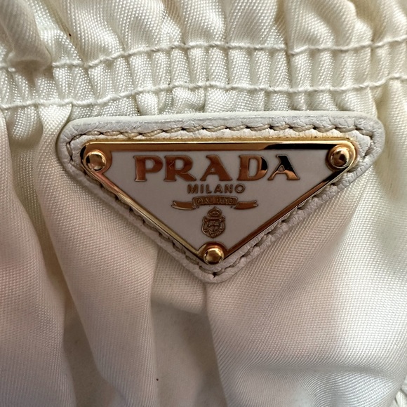 💯Authentic PRADA BOLSA NAPPA GAUFRE OFF WHITE - Picture 6 of 11